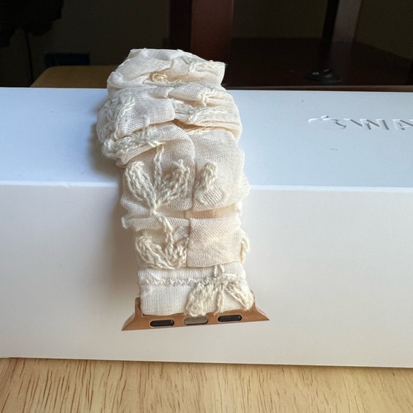 Series 5 Apple Watch 40mm GPS + Cellular - Picture 8 of 14